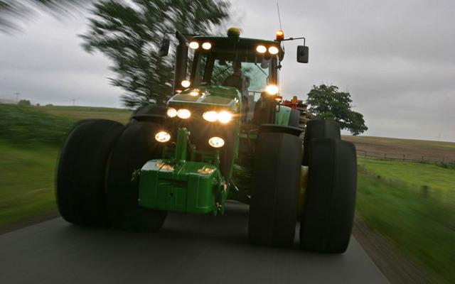 E-útdíj - A NAK mentességet javasol a mezőgazdasági járművekre