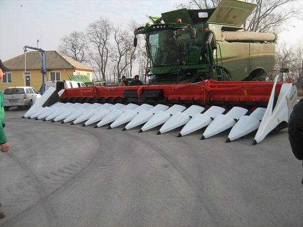 Oros Cornado kukorica csőtörő-család 16-soros változata 