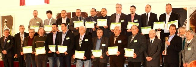 A VI. Kukorica Termésverseny díjazottjainak a csoportképe (Fotók: Demes G. és Gáspár A.)