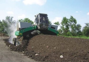 Az irányított komposztálási technológiával új és hatékony szerves talajtermékenység-fokozó készítmények ipari méretű előállítása és használata