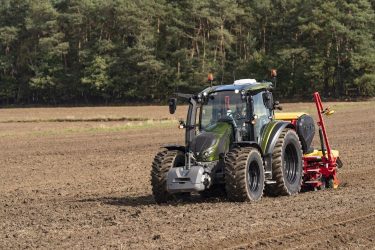 3. kép. Valtra G135 univerzális traktor, forrás: https://news.agcocorp.com/gallery