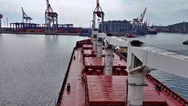 Indulhatnak az ukrán szemesterményeket szállító hajók – Agrárágazat