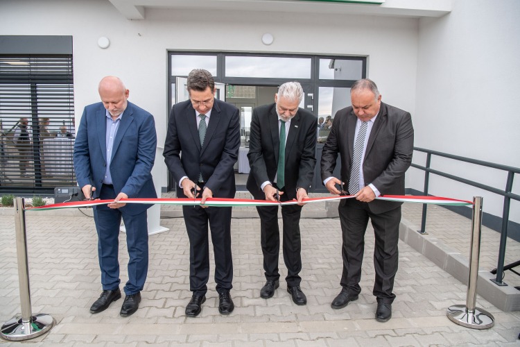 KITE szalgátvágás