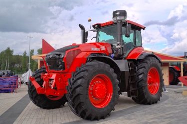 BELARUS 5425 traktor