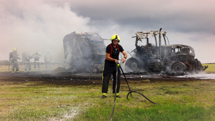 traktor bálázógép tűz