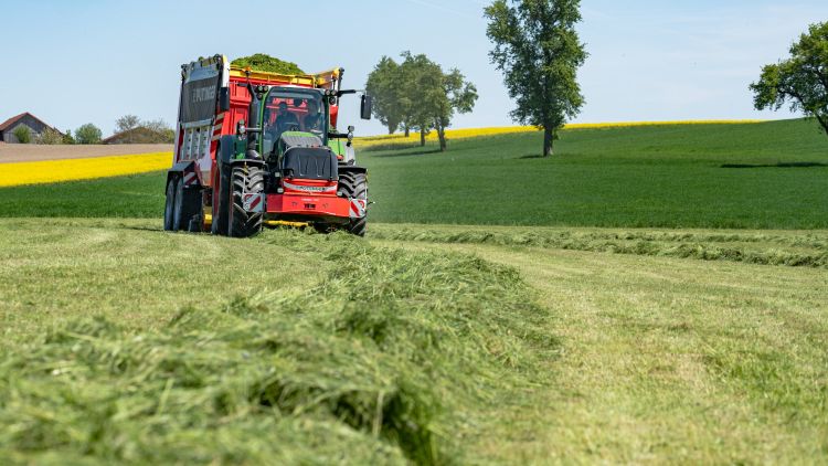 Pöttinger LIQUIDO F 3000 JUMBO 5320