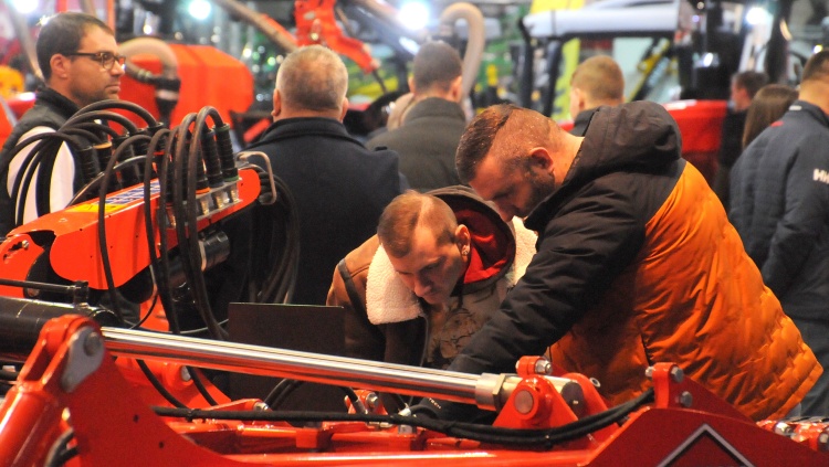 Sokezer gazdánál ott az előleg, megy a generációváltás