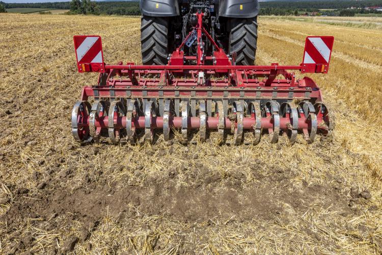 Joker CT – sekély intenzív tarlóhántás