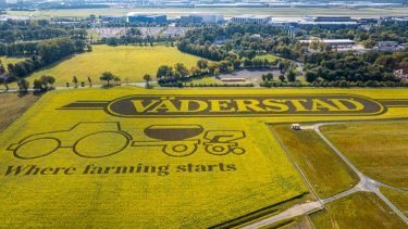 Väderstad Field Ad Hannover Airport