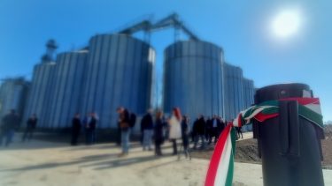 Milliárdos nagyságrendű beruházás avatása egy hazai nagygazdaságban