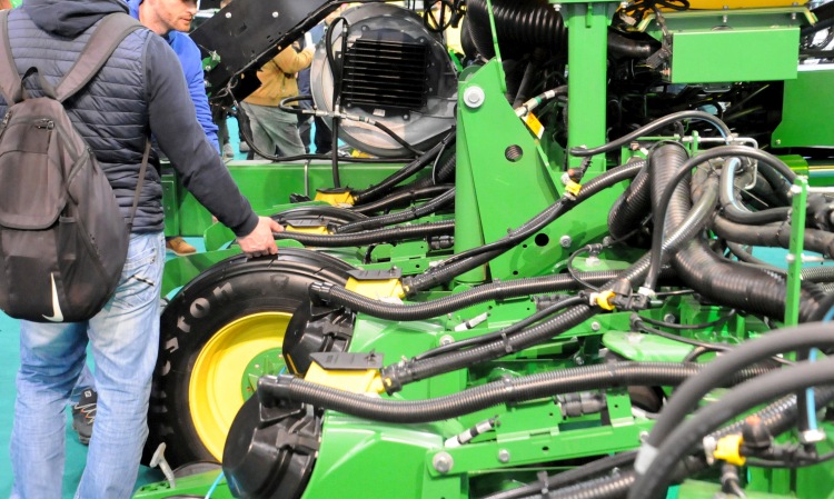 Fiatalok John Deere mezőgazdasági gépbemutatón
