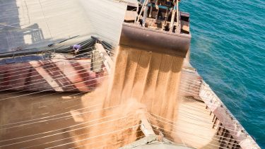 Gabonaszállítás tengeri hajón