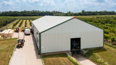 acélcsarnok Siófruit