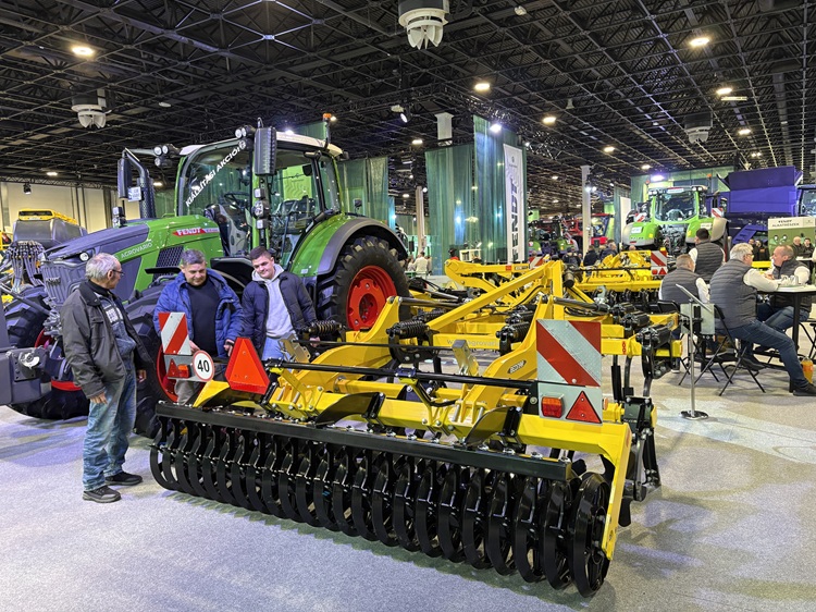 BEDNAR gépek bemutatója az AGROmashEXPO-n