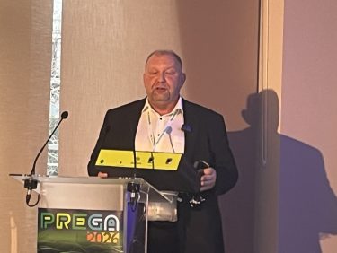 Kövesdi József az AI-t a korrelációs összefüggések feltárásán, a kulcsparaméterek folyamatos figyelésén és a predikción keresztül látja igazán hasznosnak