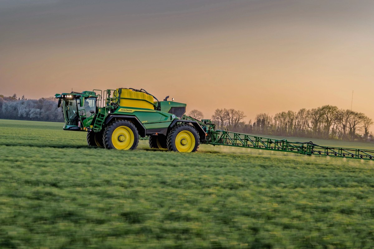 John Deere önjáró permetező