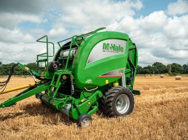 McHale V6760 automata változó kamrás bálázó Fotó: McHale