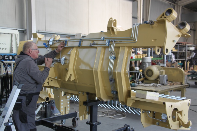 Betakarítóadapterek gyártása nyugat-európai exportra a Hevesgépnél