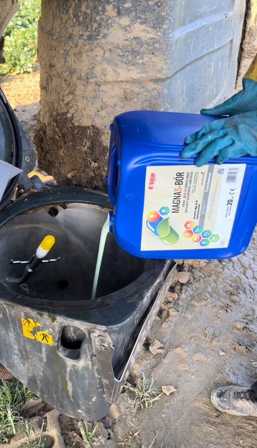 A MagnaS termékek magas kéntartalmú szuszpenziók, amelyek tápanyagok, de növényvédelmi funkcióval is bírnak