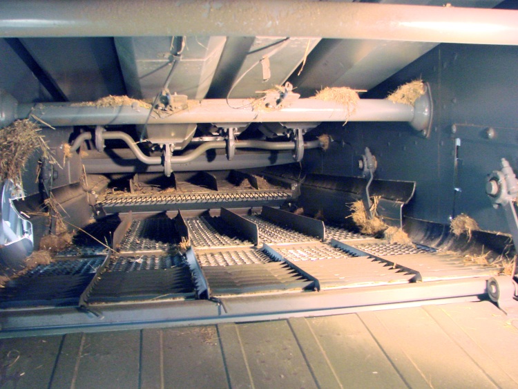 A lamellák, rostakeret, felfüggesztés, mozgatómechanika és szilentek állapotának vizsgálata szintén javasolt