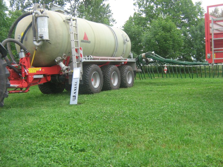 9. kép. Gyepek trágyázására alkalmas csőfüggönyös adapter