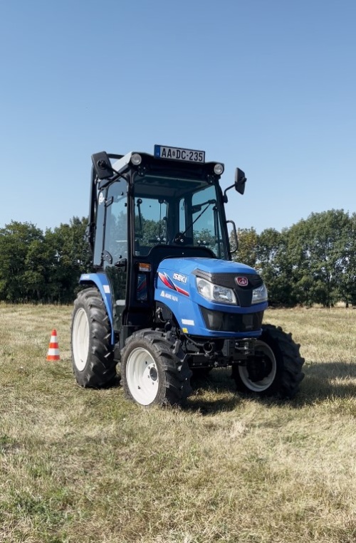 Az átalakított Iseki traktor teszt közben