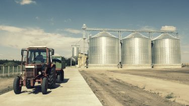 traktor terményszárító tároló gazdaság növénytermesztés