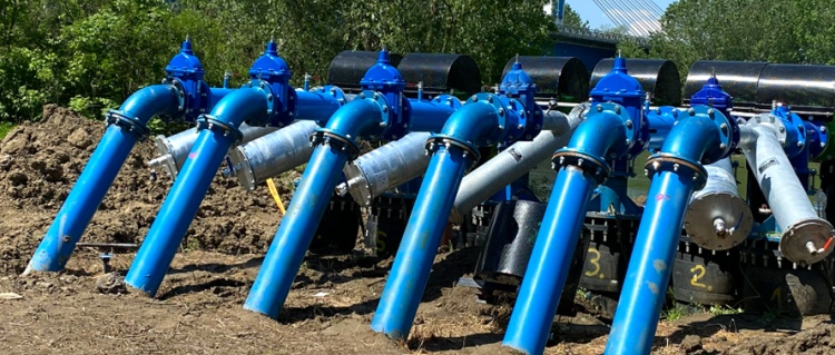 A nyomóágba utólag beépített szűrők oldották meg a szórófejek eltömődésének egyik fő okát. (fotó: a szerző felvételei)