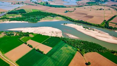 Pó folyó Olaszország mezőgazdasági területek öntözés