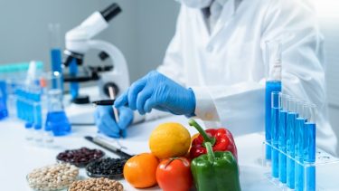 Laboratórium mikroszkóp laboráns szermaradvány-ellenőrzés élelmiszerbiztonság