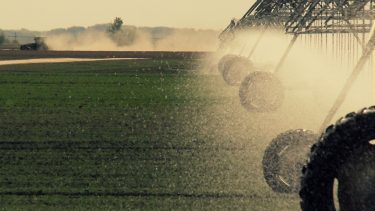 öntözőgép szántóföldi öntözés traktor por