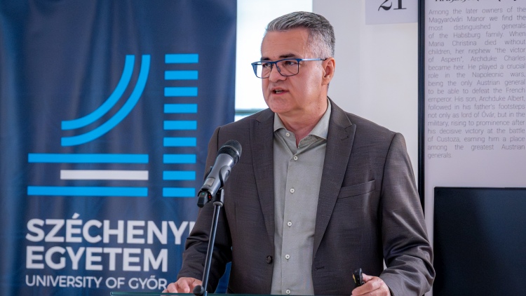 Dr. Tóth Tamás kutatóprofesszor, a Széchenyi István Egyetem Albert Kázmér Mosonmagyaróvári Kar dékánja a búzatermesztés és a „Farm to health” szemlélet kapcsolatáról is beszélt