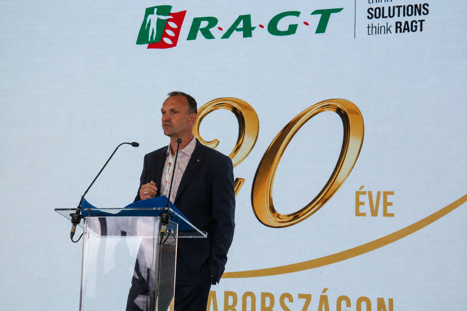 Sík Imre RAGT ügyvezető köszöntőt mond