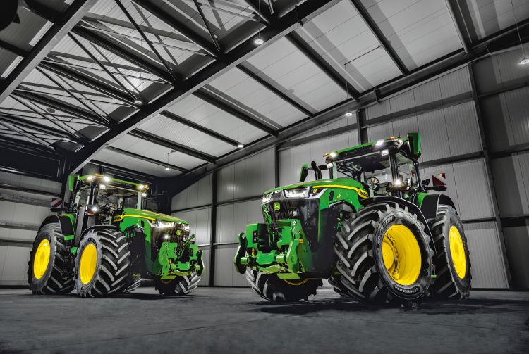 John Deere 8R traktorok